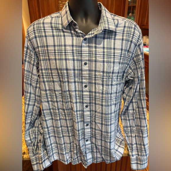 UNTUCKit Other - UNTUCKit Men's button front shirt. Sharp Navy‎ and White Plaid with logo. Large